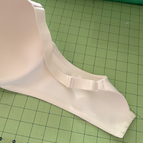 Vanity Fair Bra - Picture 5 of 8